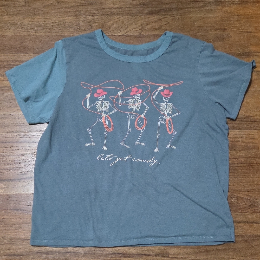 🔵3/$13 Zoe + Liv Graphic Tee